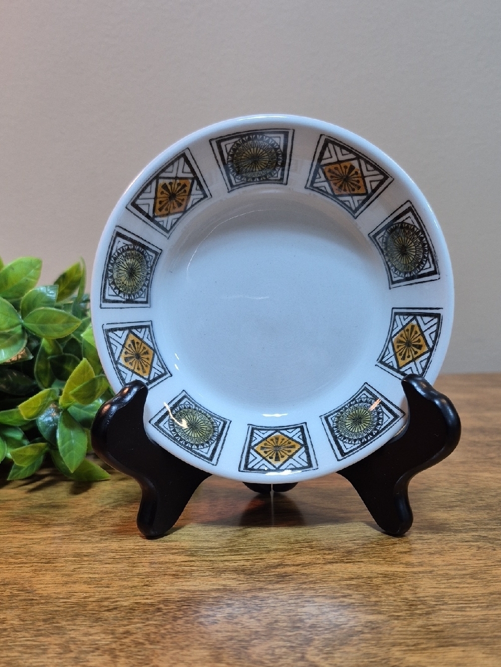 IRONSTONE BROADHURST England Michelle Pattern Fruit Dessert Bowl Kathie Winkle